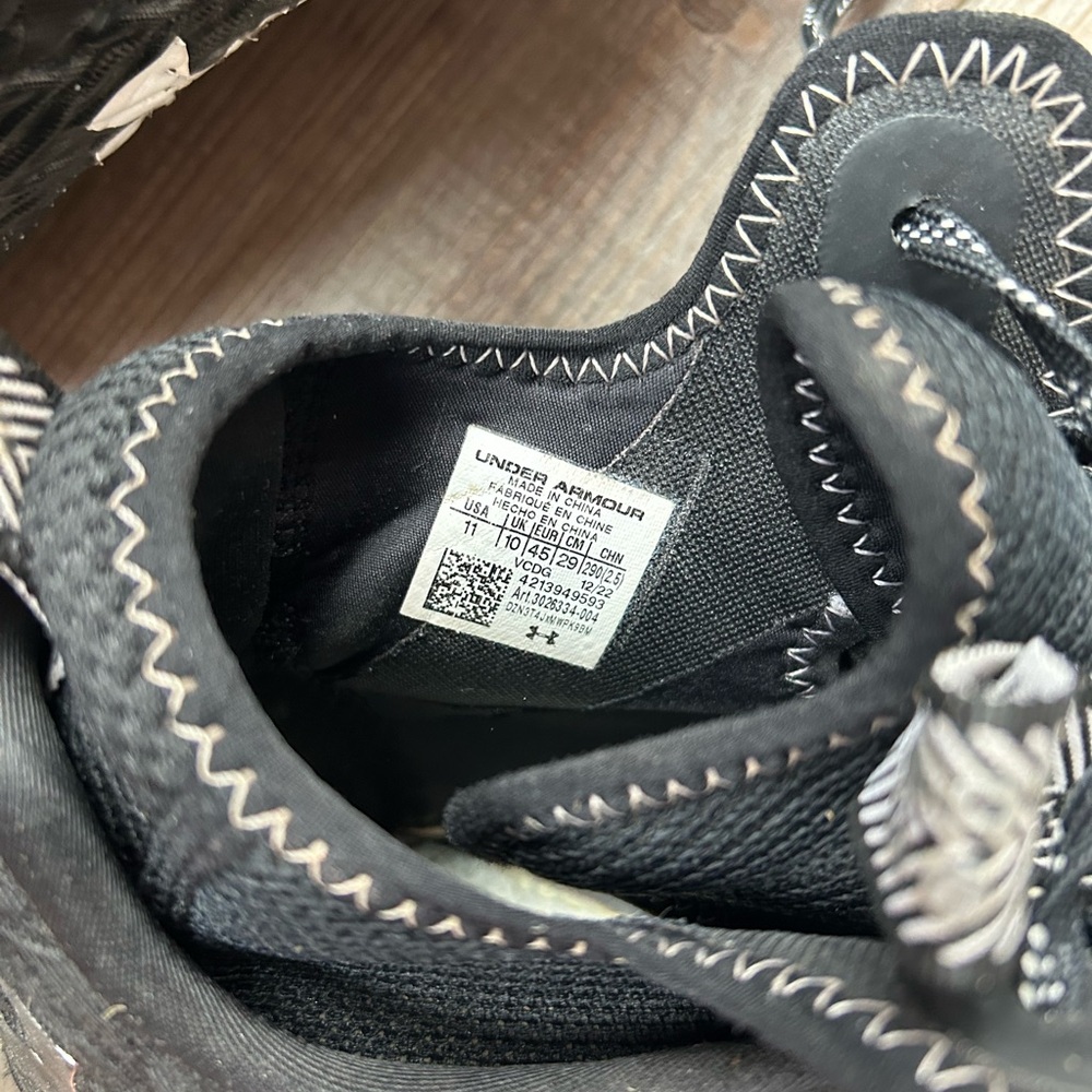 Under Armour Black and Gray Cleats Mens size 11 - Picture 6 of 8